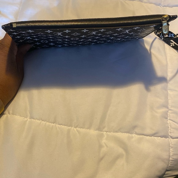 Louis Vuitton Jungle Neverfull Pochette NWOT - Picture 10 of 10
